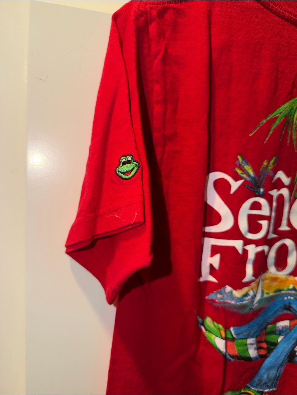 Señor Frogs Red Short Sleeve Logo Tee for Women and Men - Picture 3 of 4